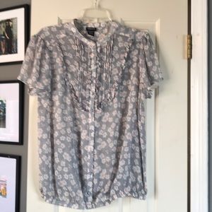 Super cute spring/summer blouse torrid size 0